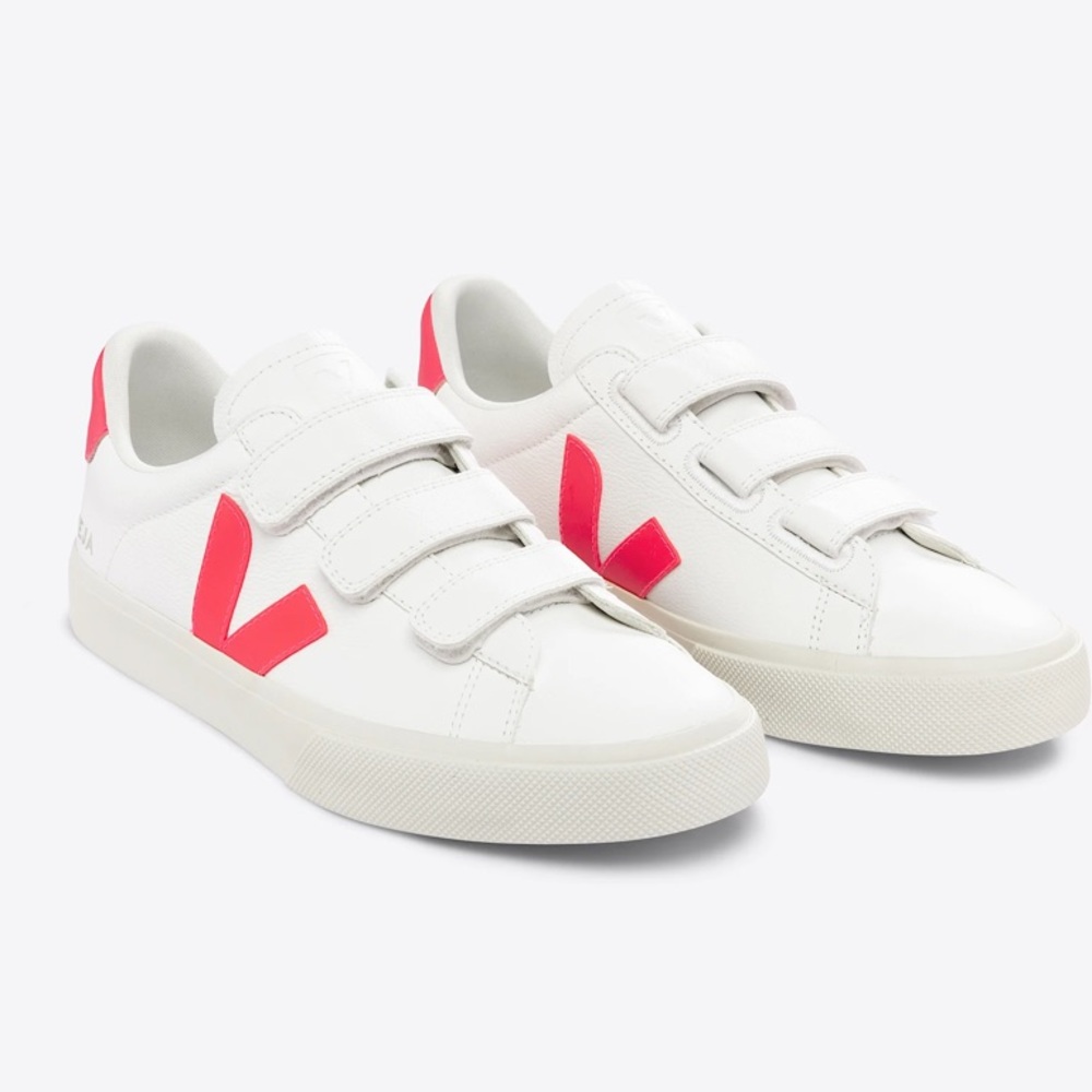 Veja Recife Logo Leather Sneaker in Extra White/Pink Fluo Size 38EU/7US NWOB